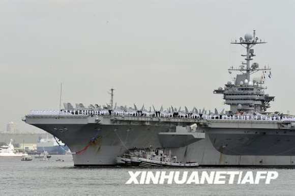 美国核动力航空母舰“乔治·华盛顿”号到达日本横须贺的美国海军基地。