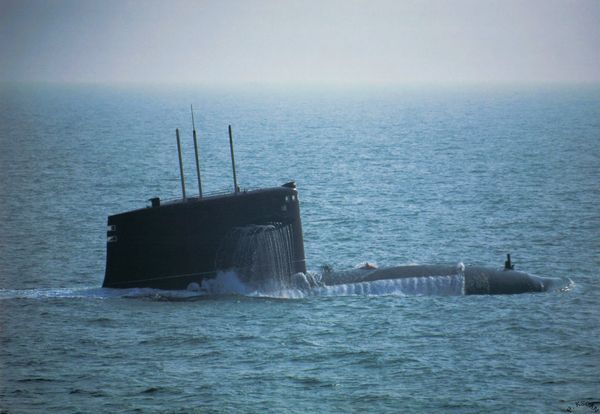 资料图：海军核潜艇紧急上浮。