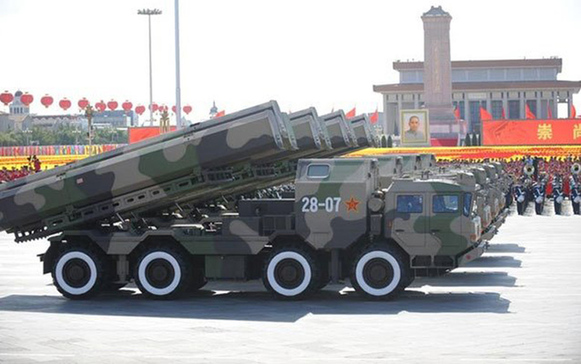 2009年国庆阅兵式上出现的长剑-10巡航导弹方阵