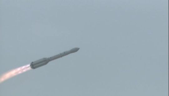 高清：俄质子-M运载火箭发射后凌空爆炸【3】