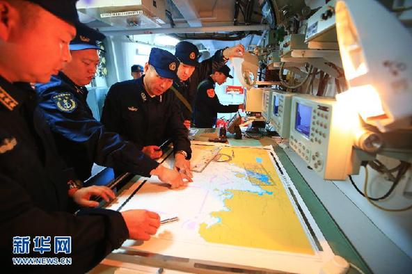 中俄海上联演进行海上联合防卫行动演练 [组图]