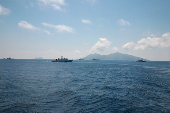 中国海警7艘舰船编队在钓鱼岛领海内巡航 中国海警7艘舰船编队在钓鱼岛领海内巡航
