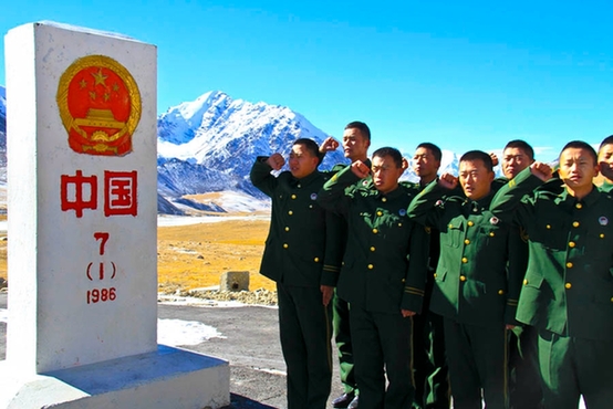 11月11日，退伍老兵在庄严宣誓。