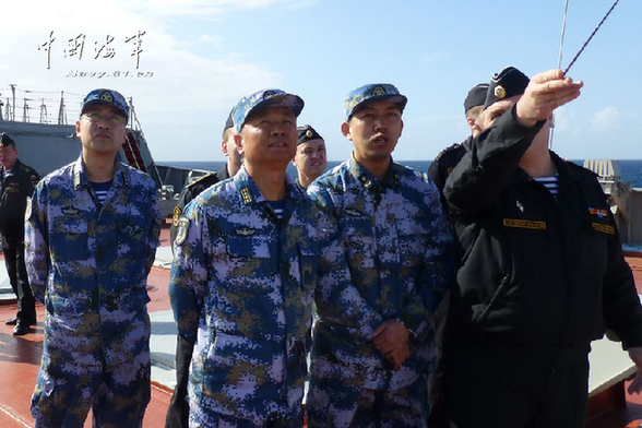 解放军代表登上俄海军核动力巡洋舰