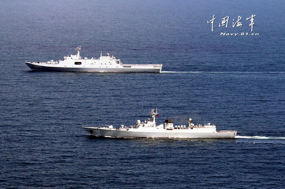 航行在远海大洋的南海舰队远海训练编队
