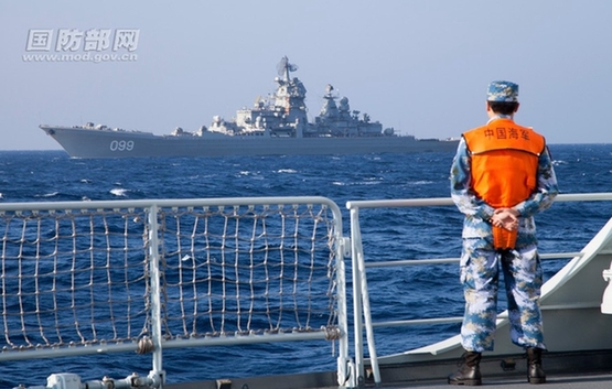 中俄两国海军之间一直保持着很好的合作关系 胡全福摄