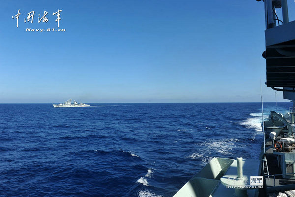 资料图：南海舰队赴黄岩岛巡航护卫舰。
