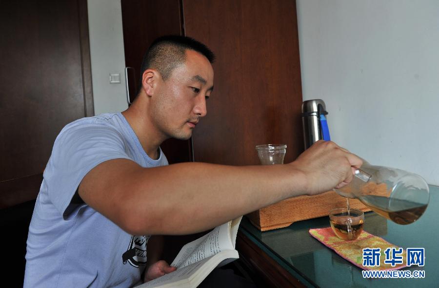 “枪王”的故事：心急做不了狙击手