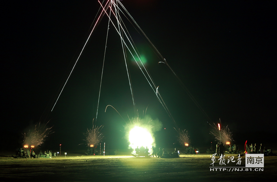 高清：南京军区赴东海演习 多款防空武器构建致命火网【7】
