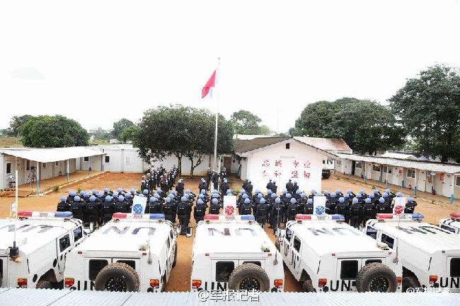 中国驻利比里亚维和防暴队国庆坚守疫区