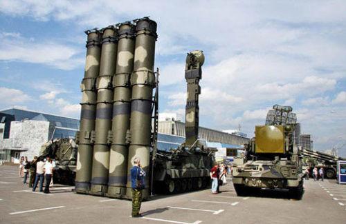 资料图:俄罗斯s-300防空导弹系统