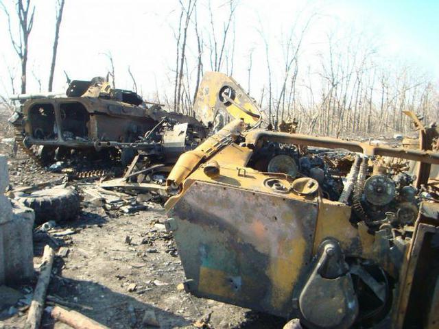 俄媒公开乌克兰死亡公路惨况：遍地战车残骸