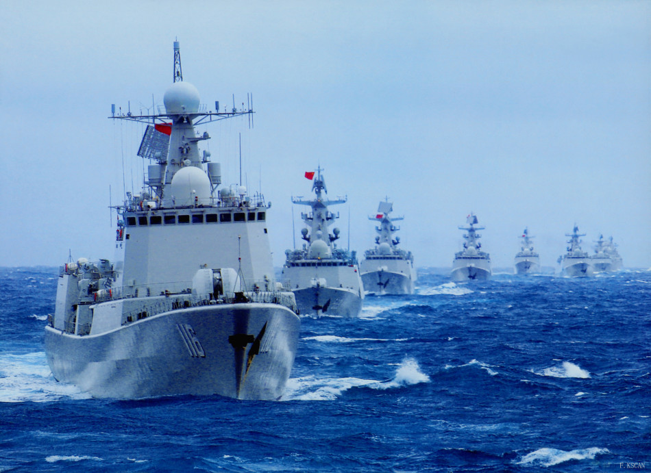 中国海军大批战舰远海列队航行